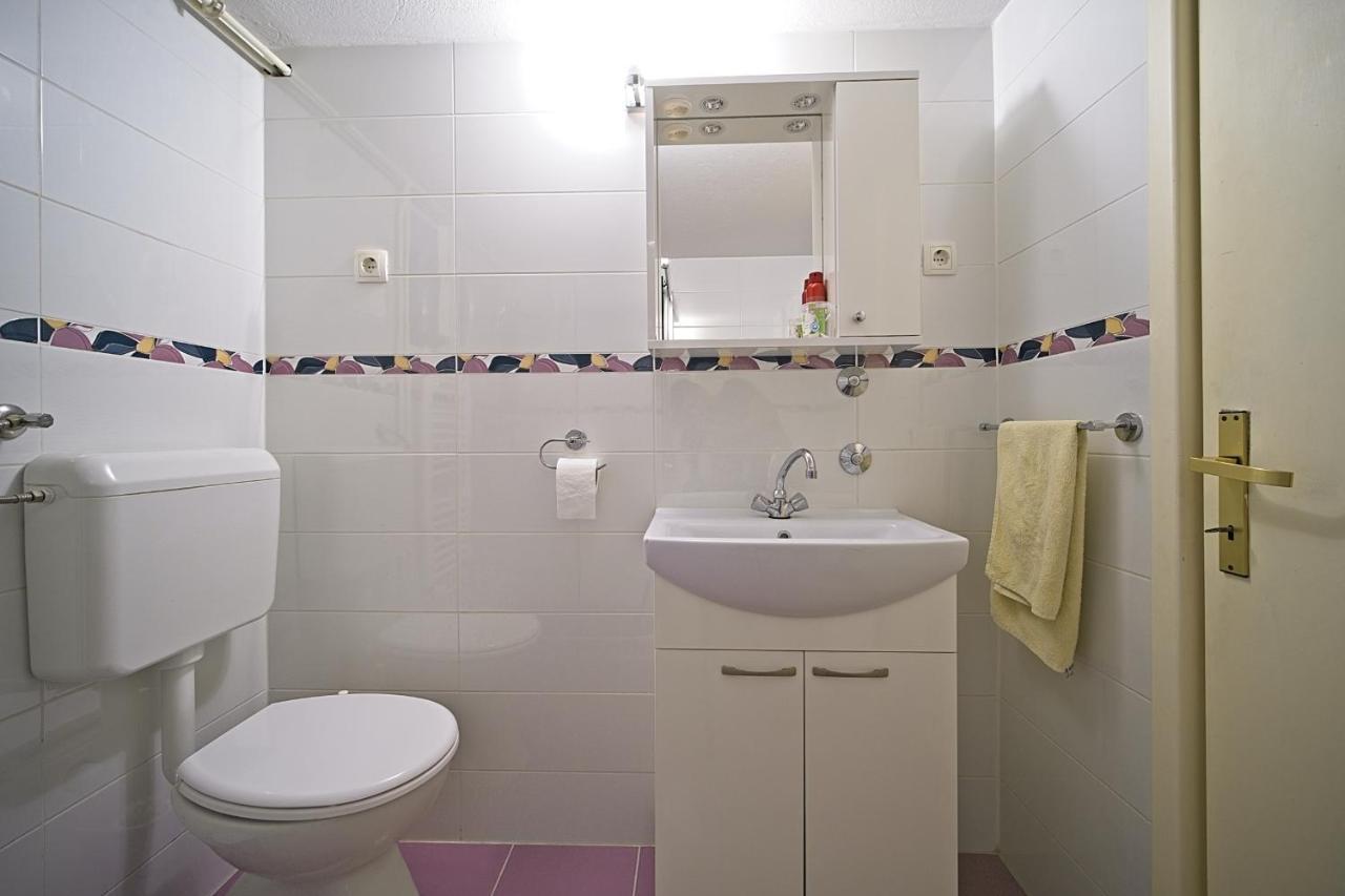 Apartment Renata Postira Exteriér fotografie