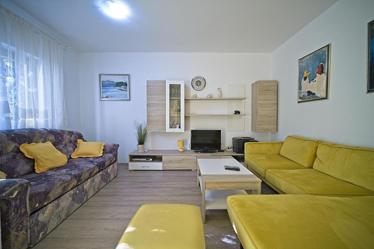 Apartment Renata Postira Exteriér fotografie