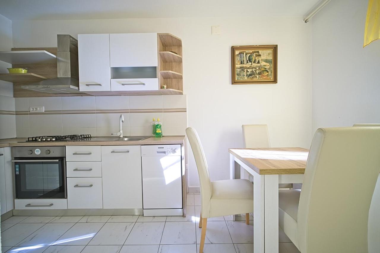Apartment Renata Postira Exteriér fotografie